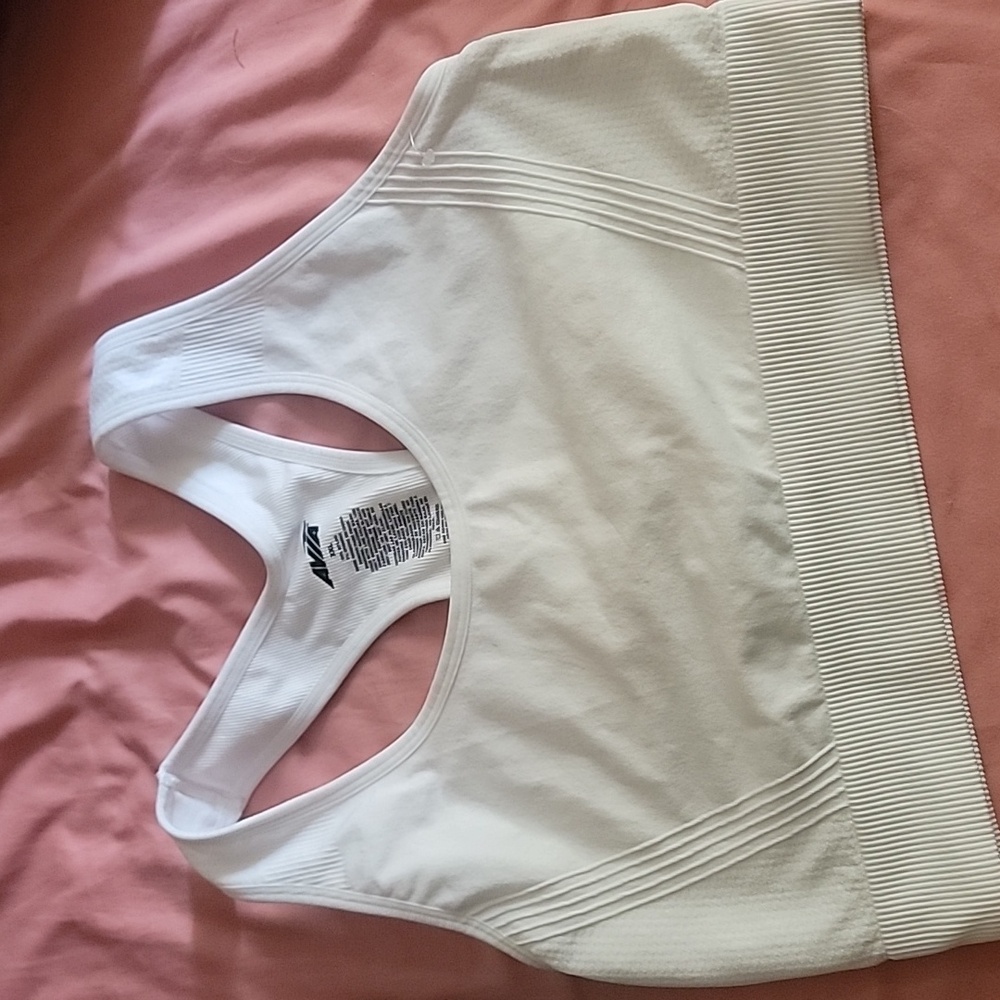 Avia White Sports Bra Seamless Moisture-Wicking Comfort